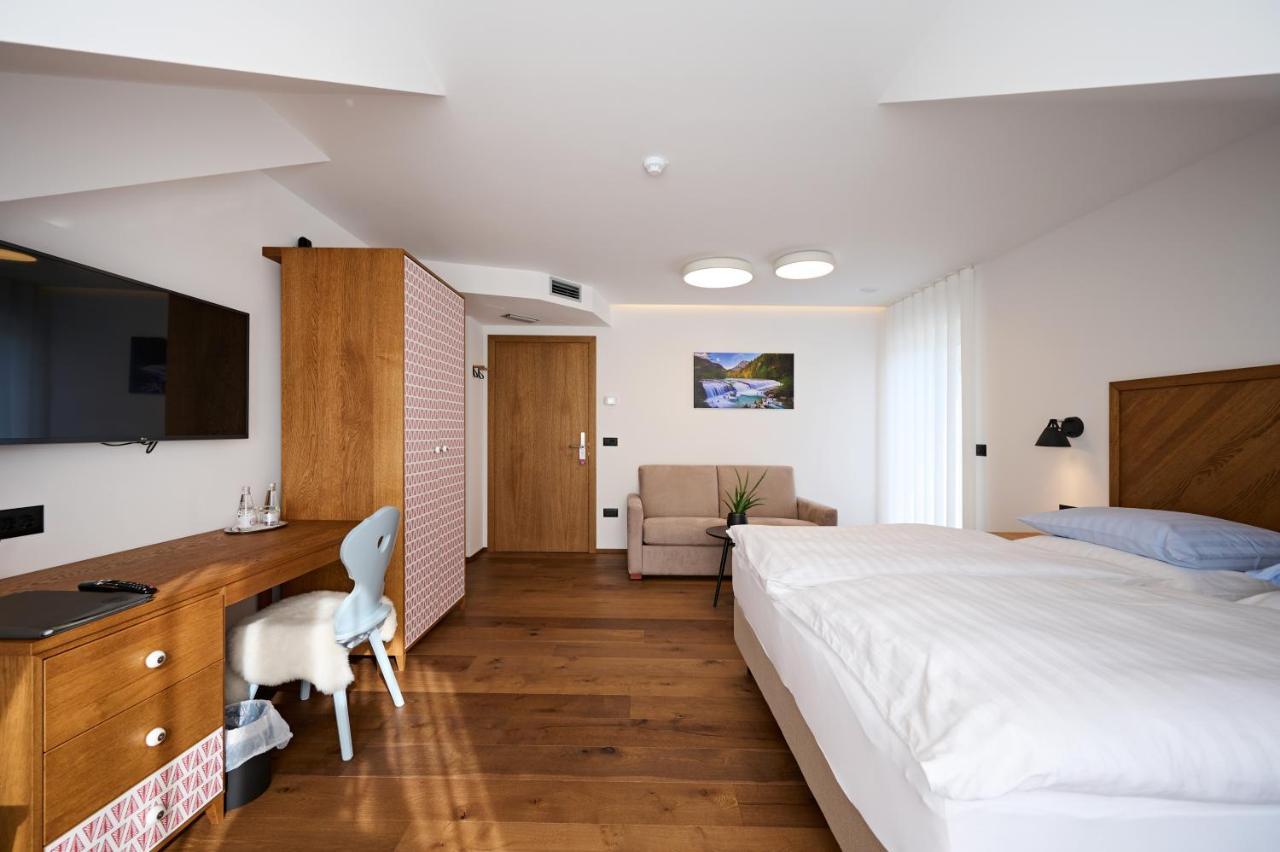 Hisa Ancka, Sencur - 3 Min To The Airport Hotel ภายนอก รูปภาพ