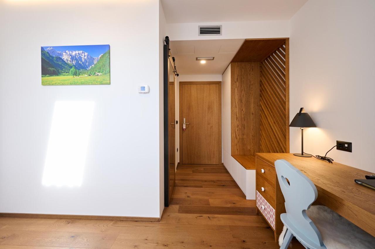 Hisa Ancka, Sencur - 3 Min To The Airport Hotel ภายนอก รูปภาพ
